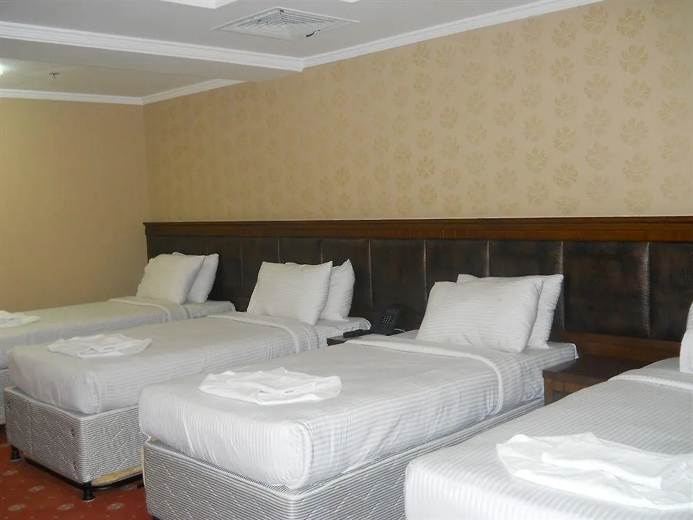 Ishraq Al Madina Hotel 2 Medina 4*,